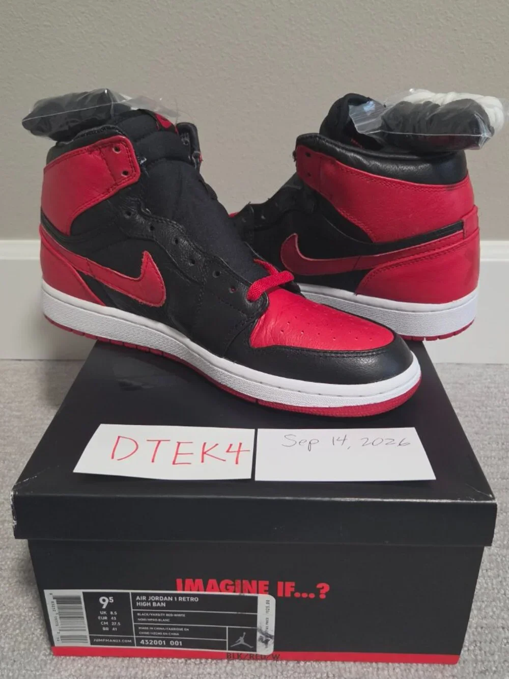 2011 Nike Air Jordan 1 Retro Red OG HIGH BANNED- 432001-001 Size 9.5 US
